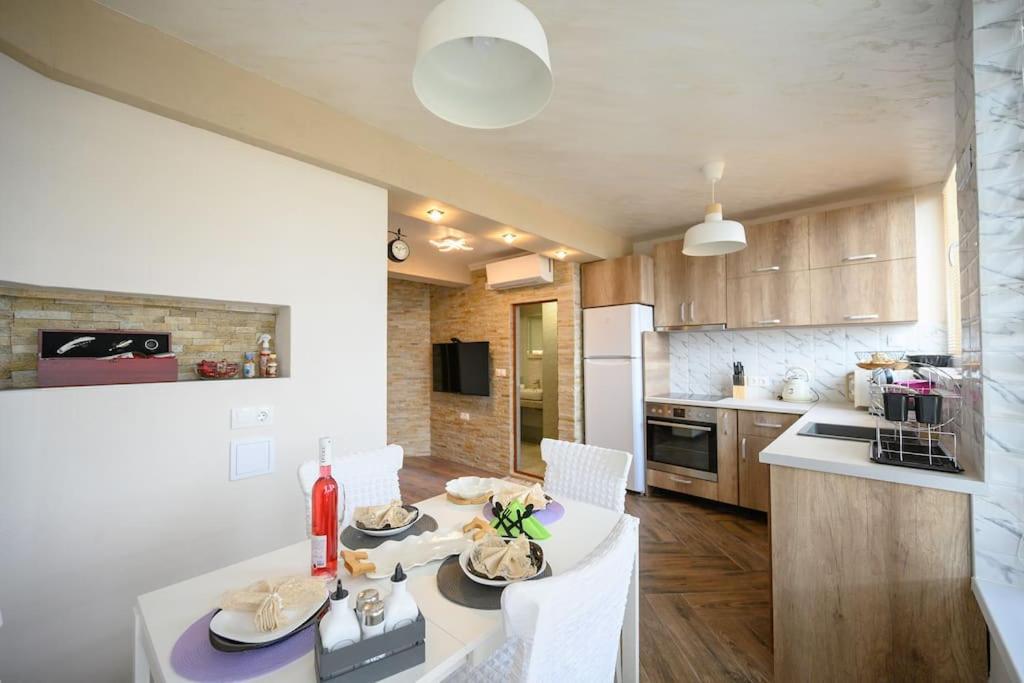 Sunset Luxury Apartment Várna Kültér fotó
