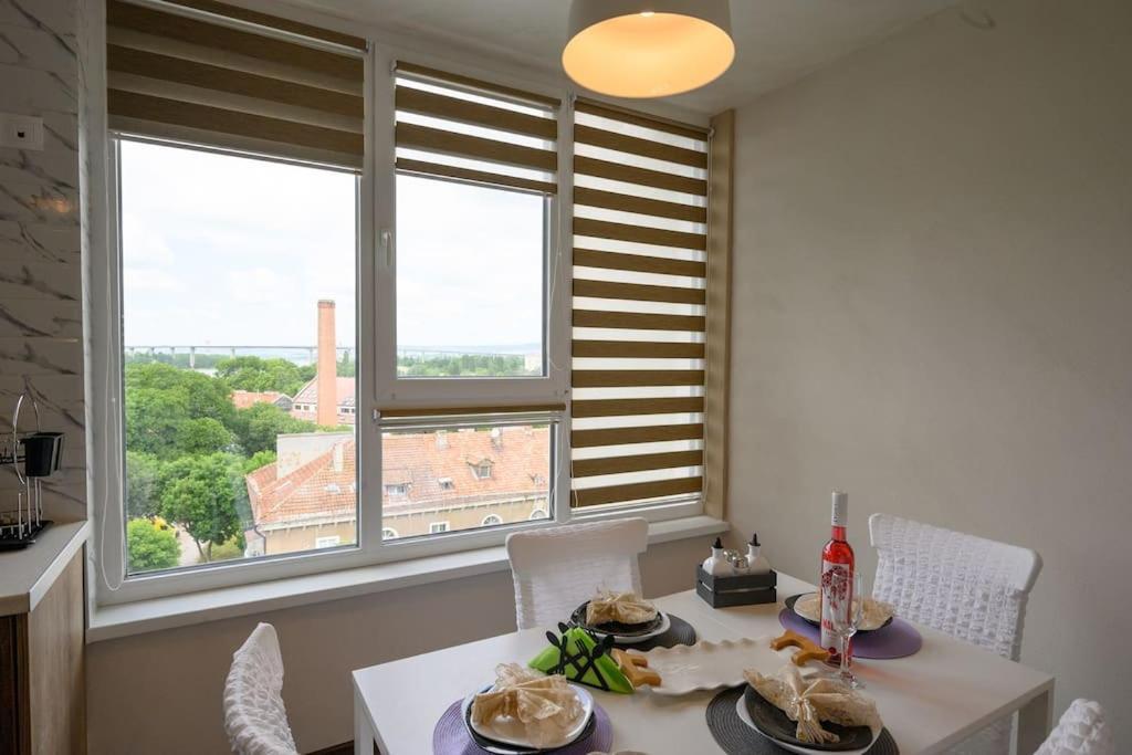 Sunset Luxury Apartment Várna Kültér fotó